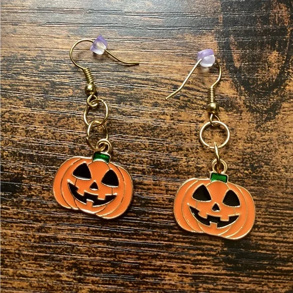 Bracelets - Picture 3 of 8